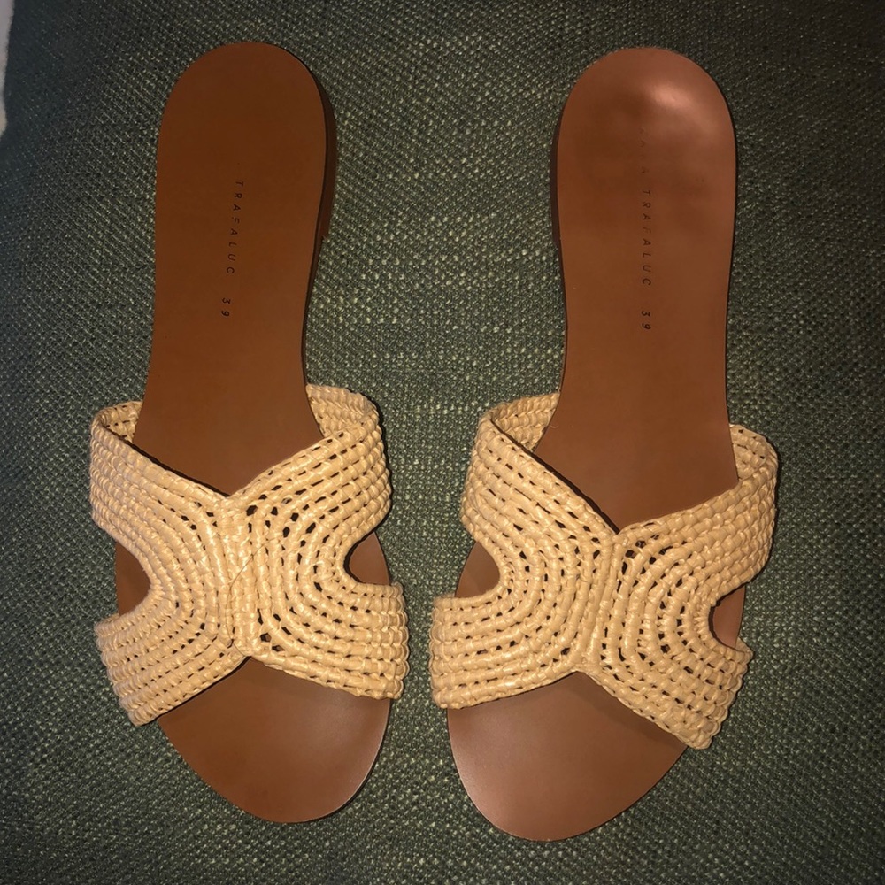 ZARA RAFFIA SANDALS SZ 39